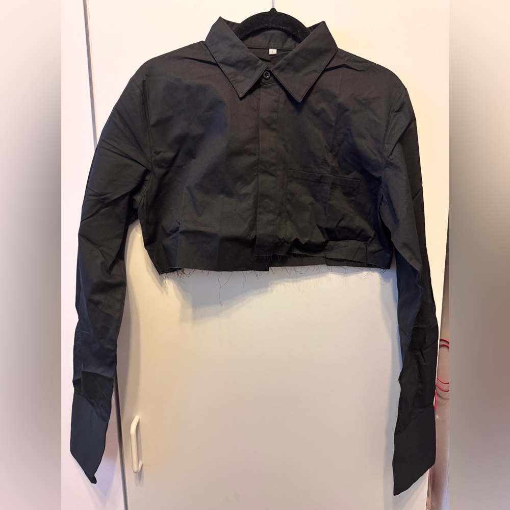 Black Crop Top with Long Sleeves and Classic Design